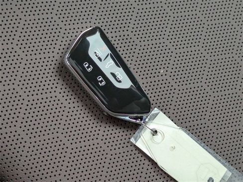 New 2025 Volkswagen ID. Buzz Pro S Plus image 36