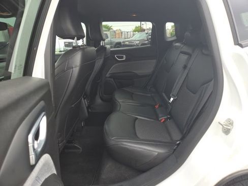 Used 2024 Jeep Compass Latitude AWD/4WD image 19