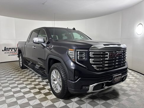 Used 2023 GMC Sierra 1500 Denali w/ Technology Package AWD/4WD image 3