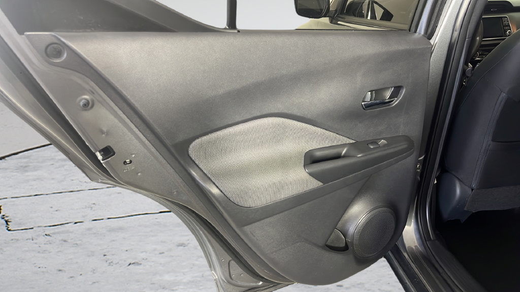 Used 2019 Nissan Kicks SV FWD image 11
