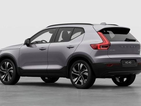 New 2026 Volvo XC40 B5 Ultra w/ Climate Package image 3
