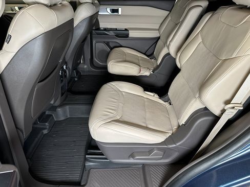 Used 2020 Ford Explorer Platinum image 21