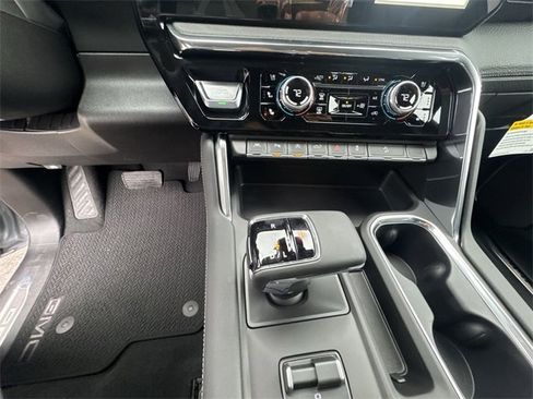 New 2026 GMC Sierra 1500 Denali w/ Denali Reserve Package image 17