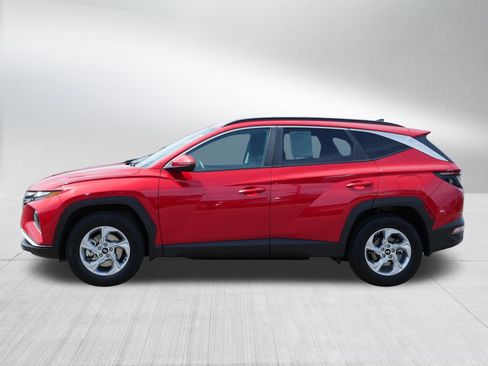 Certified 2022 Hyundai Tucson SEL w/ Winter Package AWD/4WD image 4