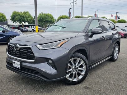 Used 2023 Toyota Highlander Limited