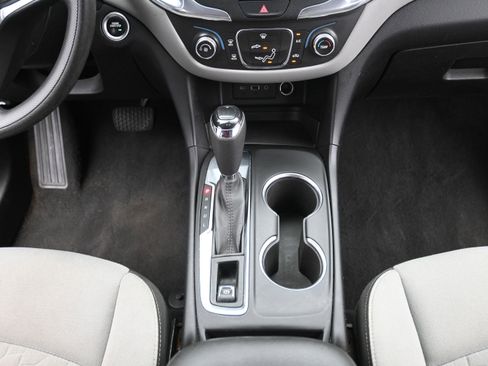 Used 2019 Chevrolet Equinox LT FWD image 19