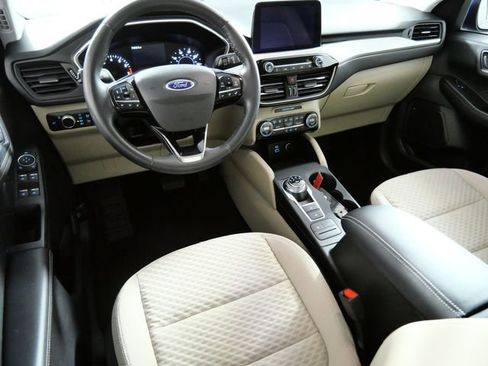 Certified 2021 Ford Escape SE w/ Convenience Package AWD/4WD image 4