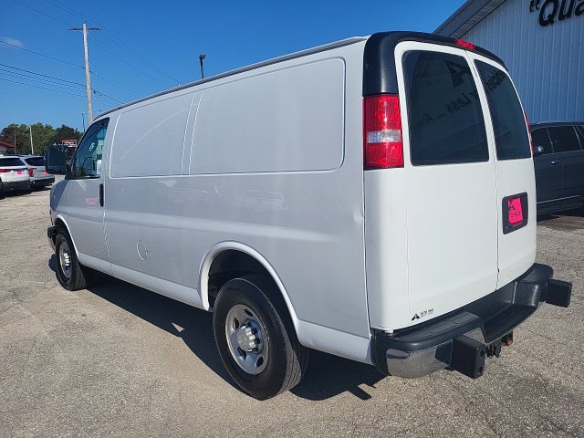 Used 2019 Chevrolet Express 2500 w/ Driver Convenience Package RWD image 12