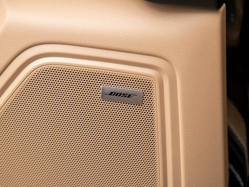 Certified 2026 Porsche Macan AWD/4WD image 18