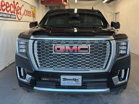 Used 2023 GMC Yukon XL Denali image 3
