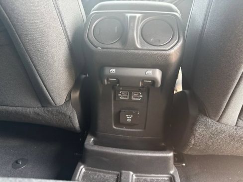 Used 2025 Jeep Wrangler Unlimited Sahara w/ Safety Group AWD/4WD image 14