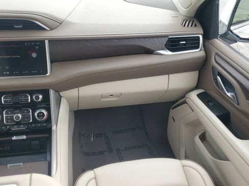Used 2023 GMC Yukon XL Denali image 18