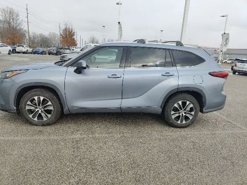 Used 2020 Toyota Highlander XLE image 14