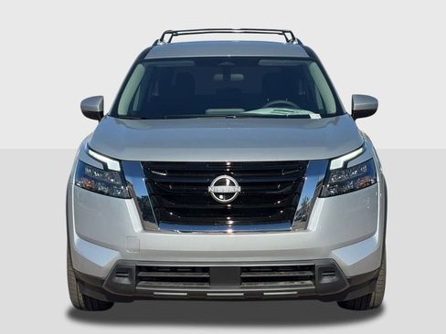 New 2025 Nissan Pathfinder SV image 4