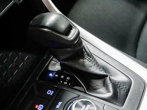 Certified 2019 Toyota RAV4 LE image 21