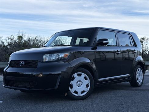 Used 2008 Scion xB FWD image 1