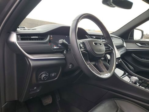 Used 2022 Jeep Grand Cherokee Overland image 10