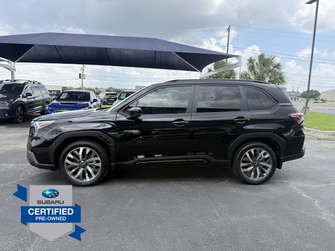 Certified 2025 Subaru Forester Touring AWD/4WD image 4