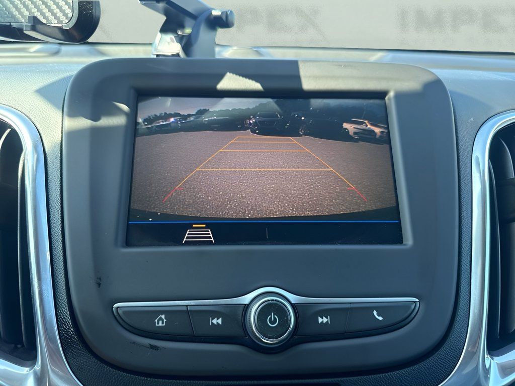 Used 2021 Chevrolet Equinox LS w/ LS Convenience Package FWD image 16