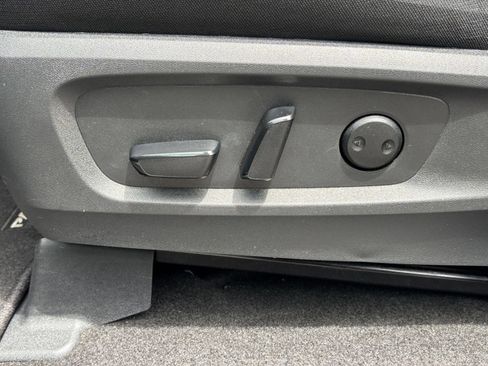 Used 2025 Nissan Pathfinder SV AWD/4WD image 22