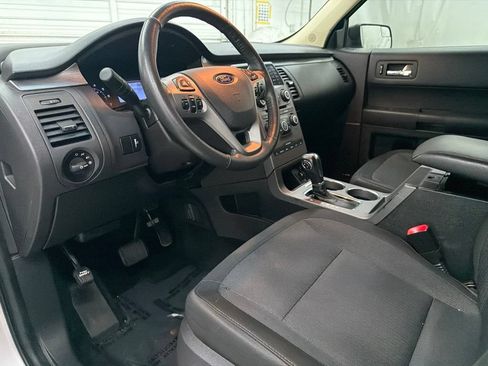 Used 2019 Ford Flex SE FWD image 13