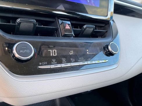 Used 2024 Toyota Corolla LE image 34