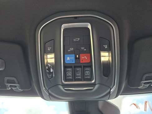 New 2025 Jeep Grand Cherokee Overland AWD/4WD image 20
