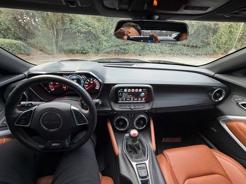 Used 2018 Chevrolet Camaro SS image 29