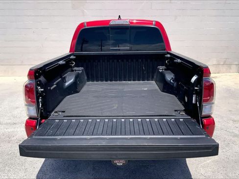 Used 2021 Toyota Tacoma SR AWD/4WD image 18