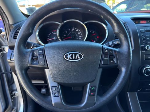 Used 2012 Kia Sorento LX w/ Convenience Pkg image 17