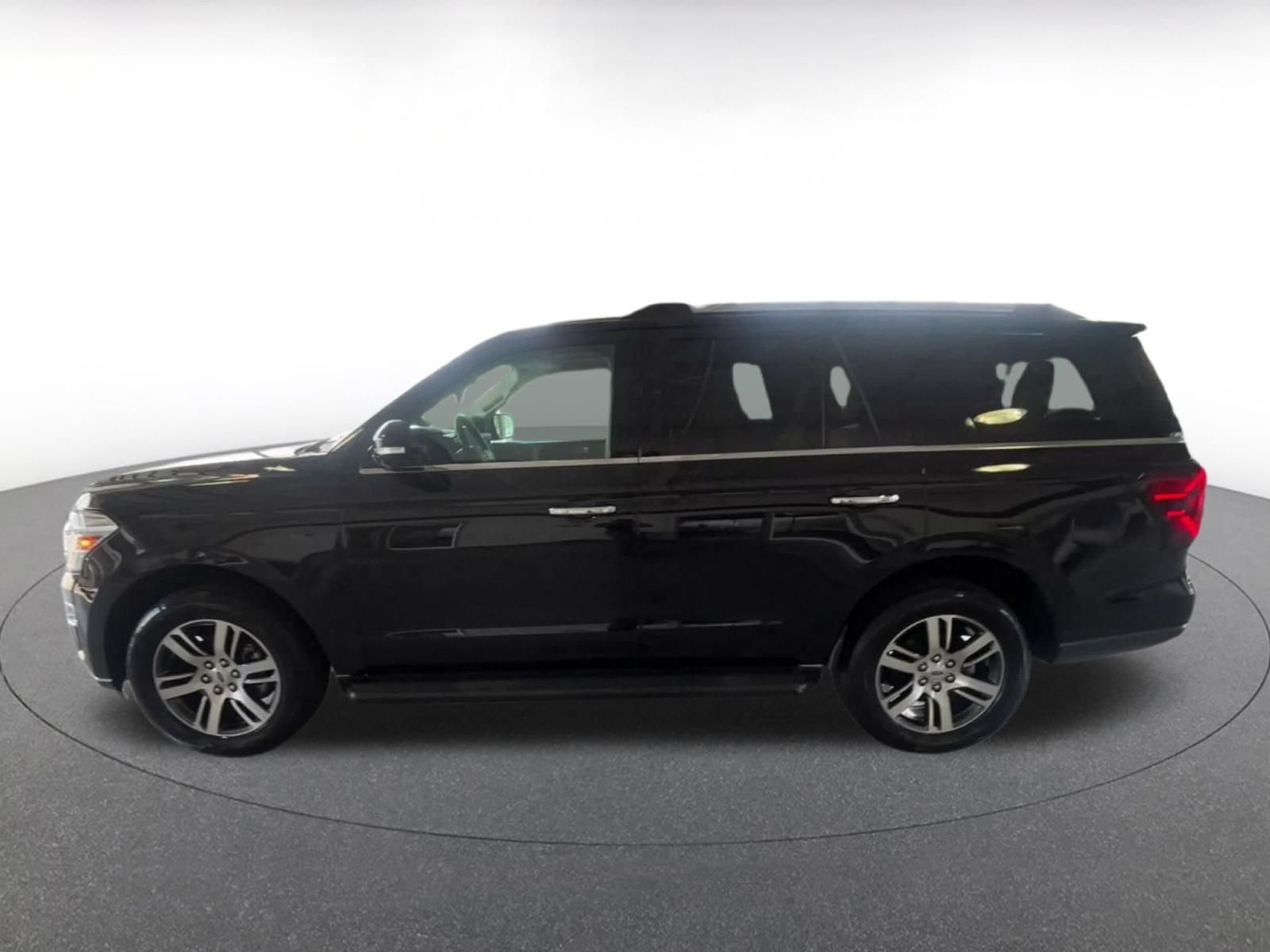 Used 2024 Ford Expedition Limited RWD image 8