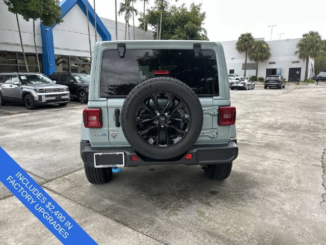 Used 2024 Jeep Wrangler Unlimited Sahara AWD/4WD image 36