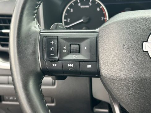 Used 2025 Nissan Rogue SV AWD/4WD image 19