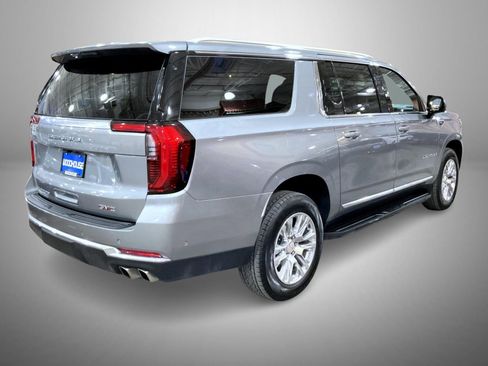 Used 2025 GMC Yukon XL Denali image 5