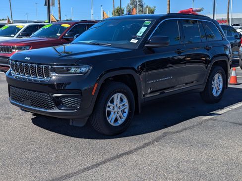 New 2025 Jeep Grand Cherokee Laredo image 5