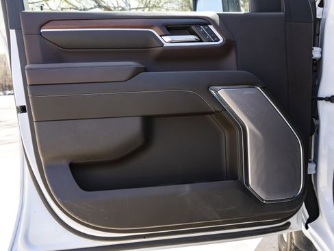 Used 2024 GMC Sierra 3500 Denali w/ Denali Reserve Package image 35