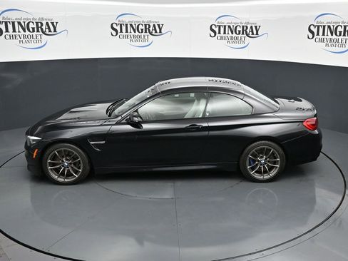 Used 2018 BMW M4 Convertible image 12