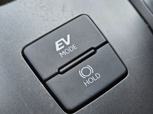 Certified 2025 Lexus UX 300h AWD w/ Accessory Package (Z2) image 18