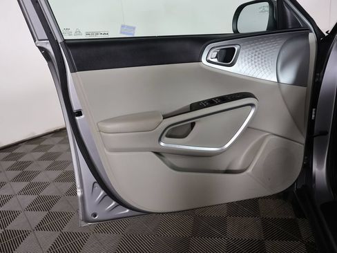 Used 2022 Kia Soul LX FWD image 33