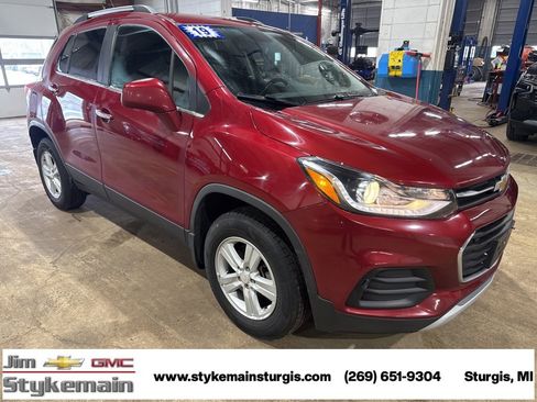 Used 2019 Chevrolet Trax LT w/ LT Convenience Package image 7