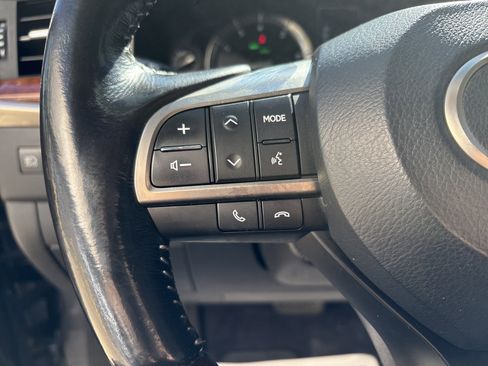 Used 2017 Lexus LX 570 4WD w/ Luxury Package image 19