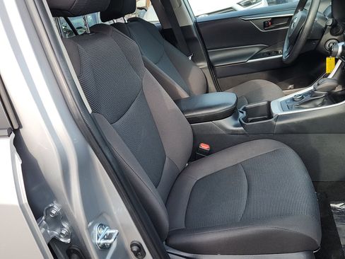 Certified 2025 Toyota RAV4 LE image 31