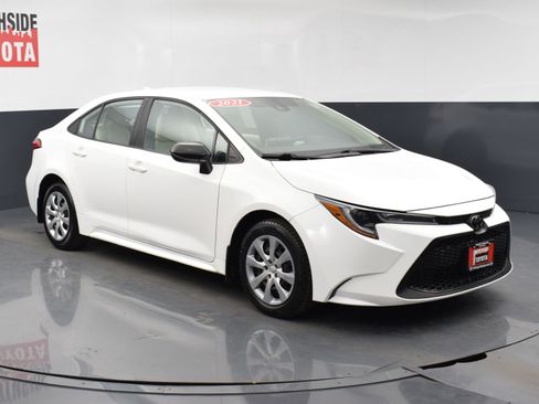 Used 2021 Toyota Corolla LE w/ Carpet Mat Package (TMS) image 6