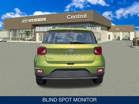 Certified 2024 Hyundai Venue SEL FWD image 7