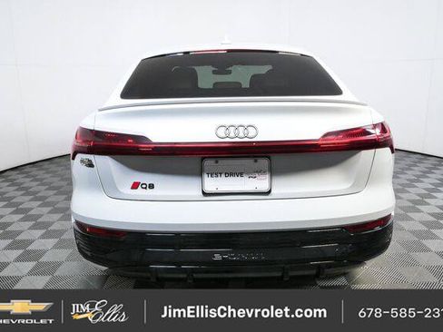 Used 2024 Audi Q8 e-tron Premium Plus w/ Premium Plus Package AWD/4WD image 28