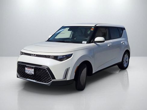 Used 2025 Kia Soul LX w/ LX Technology Package image 8