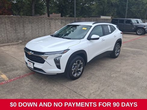 Used 2025 Chevrolet Trax LT w/ LT Convenience Package FWD image 1