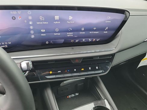 Used 2025 Buick Envision Preferred image 13