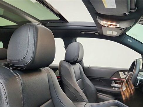 Used 2025 Mercedes-Benz GLS 450 4MATIC image 21