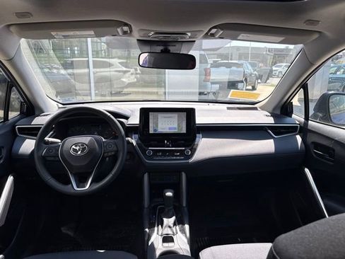 Used 2024 Toyota Corolla Cross LE w/ Moonroof Package AWD/4WD image 28